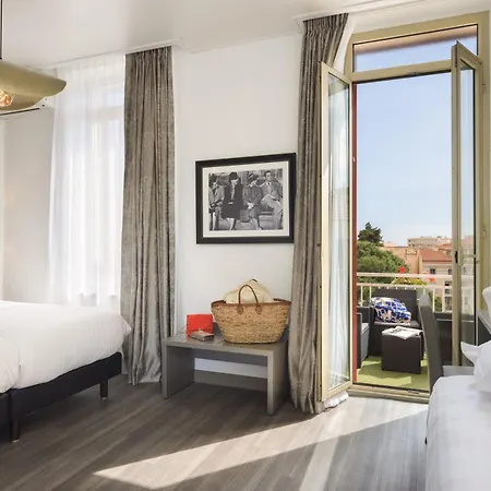 فندق Western Des Orangers 3*
